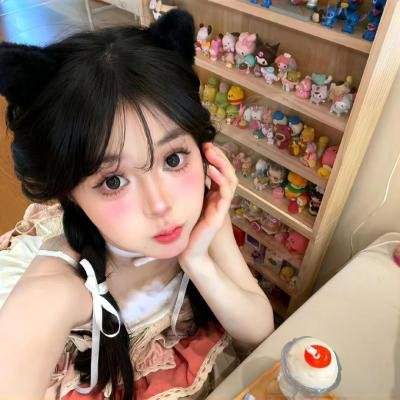 年轻女孩爱过来